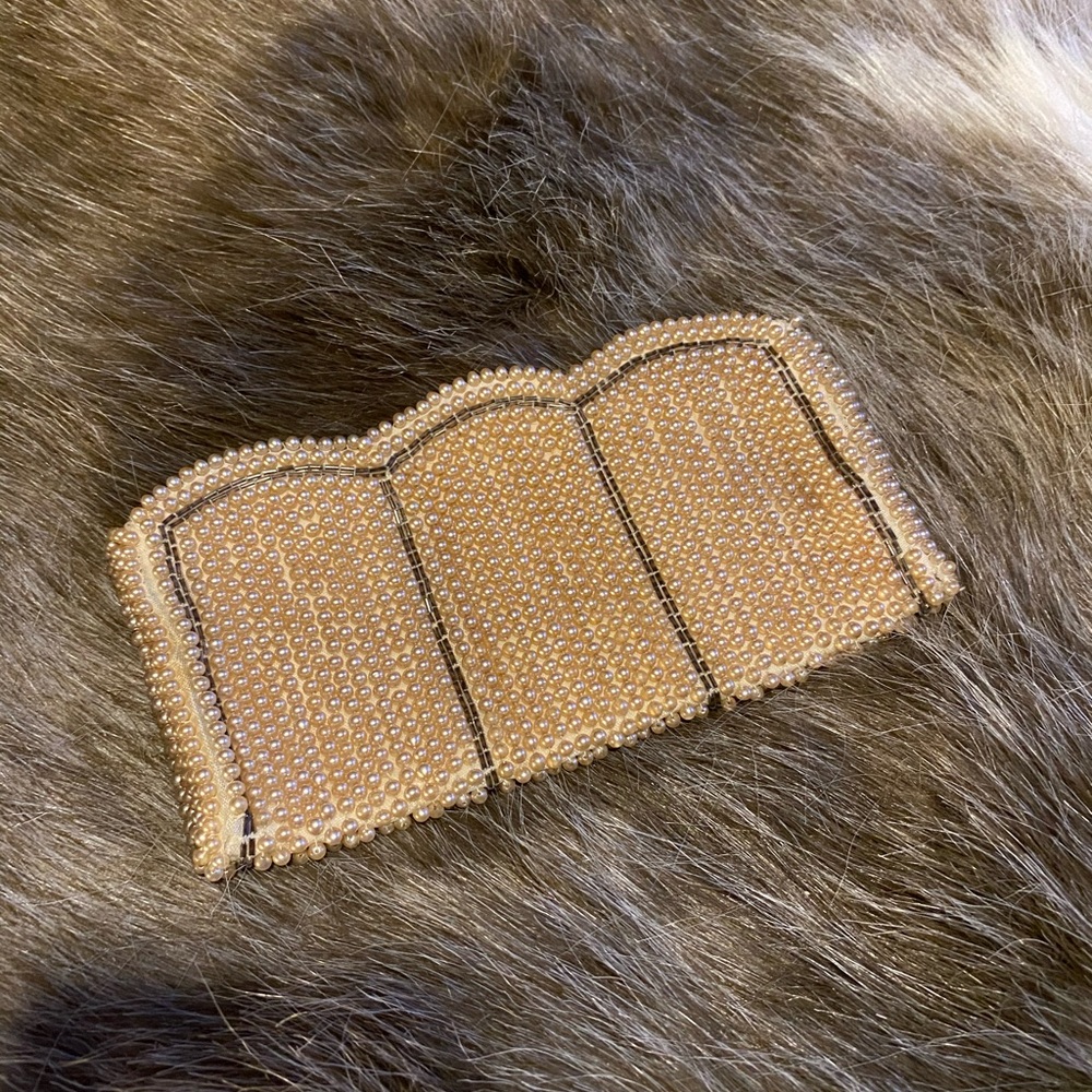 VINTAGE 1950’s pearl beaded clutch